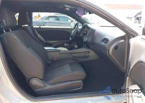 2021 Dodge Challenger Sxt z USA, uszkodzony, nr VIN 2C3CDZAG9MH538638